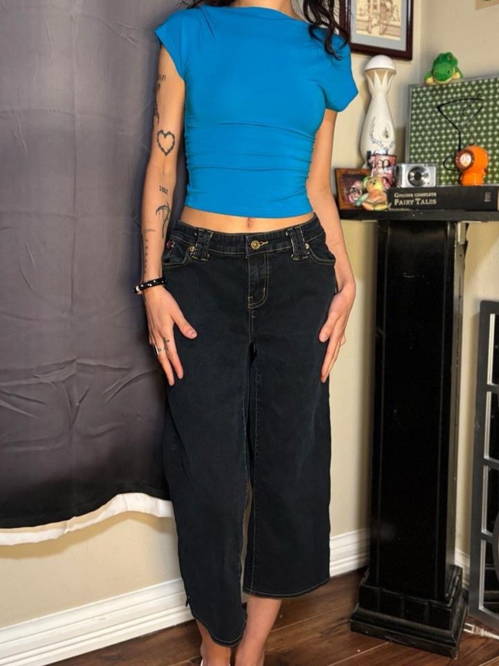 Y2K Baby Phat Capris - Picture 3 of 8